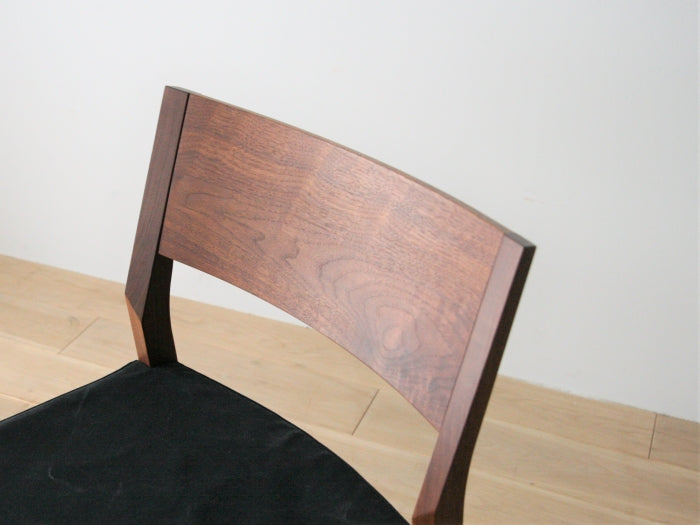 RIPOSO WOOD BACK SIDE CHAIR