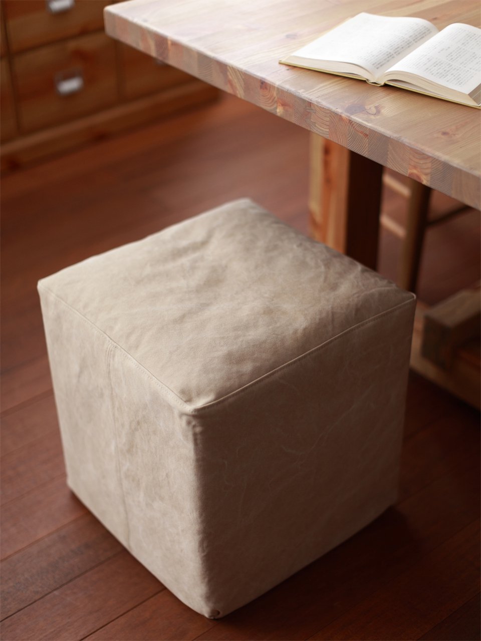 ZAGU STOOL 042