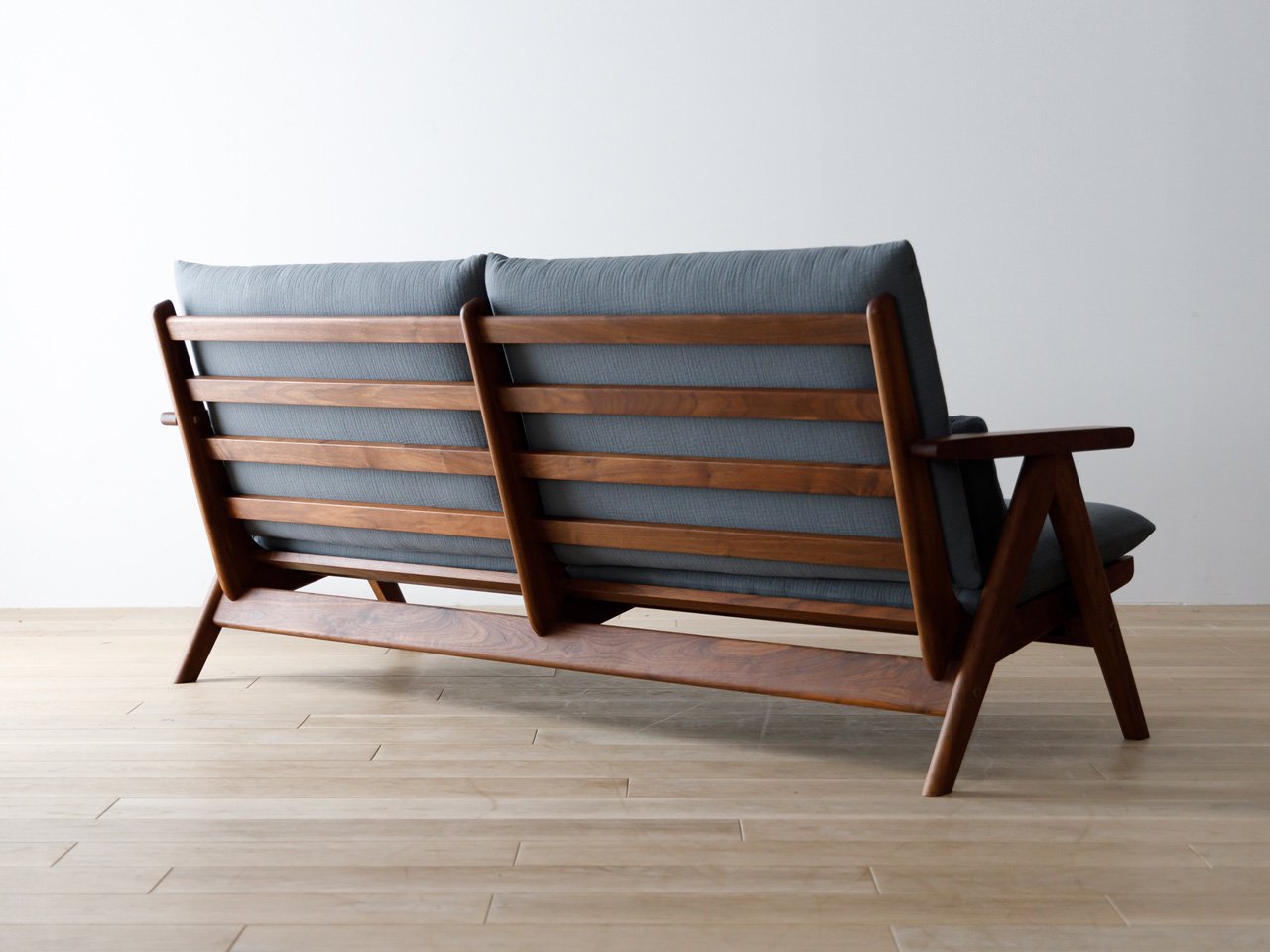 PACE SOFA (168/182)