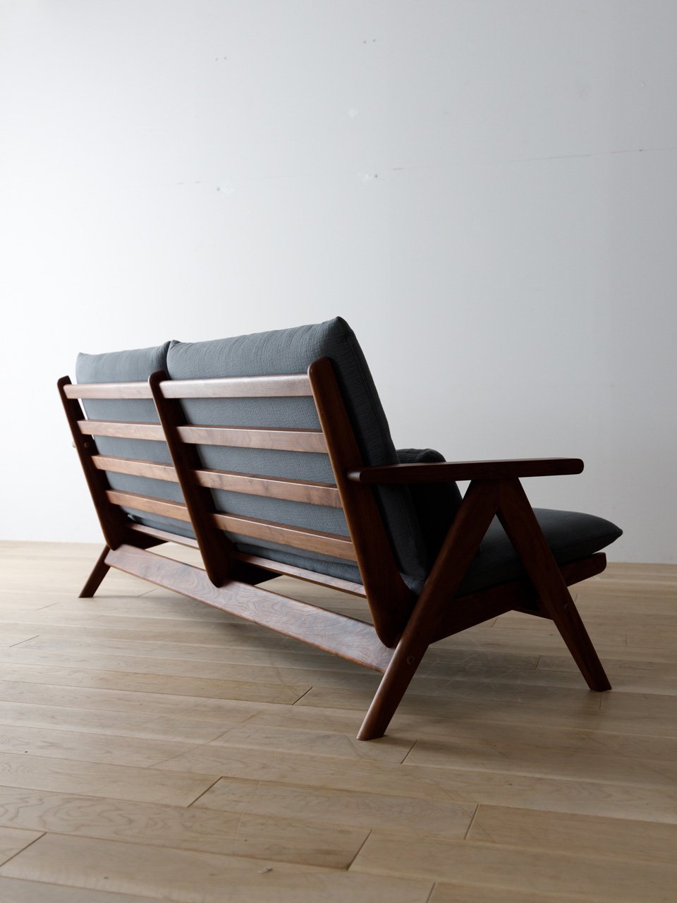 PACE SOFA (168/182)