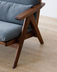 PACE PERSONAL CHAIR 069 (WOOD ARM)