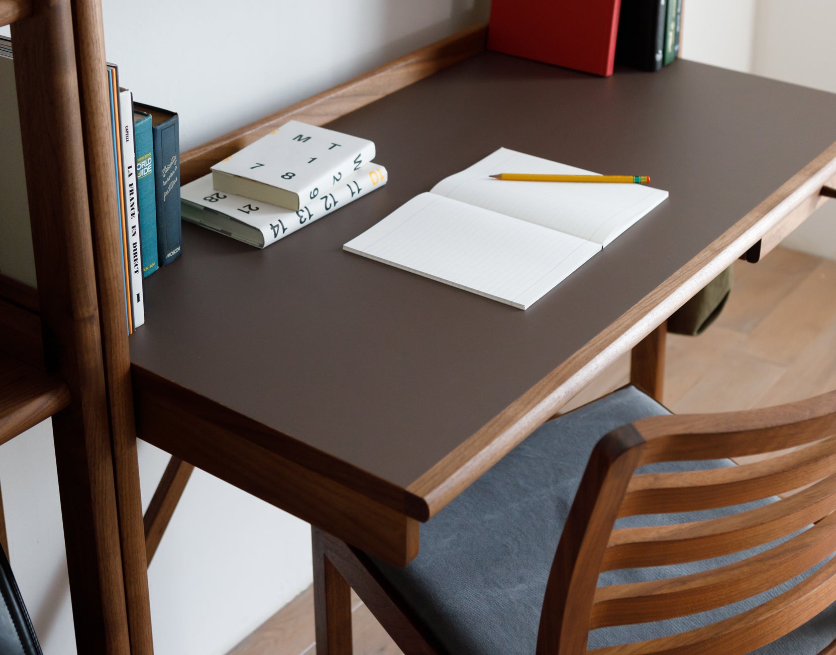 FUTORO DESK 115