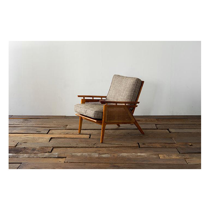 WICKER LOUNGE CHAIR