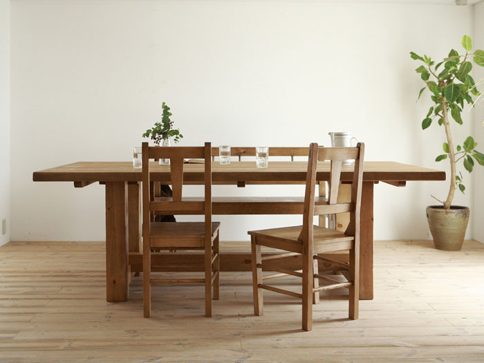GALA DINING TABLE 210