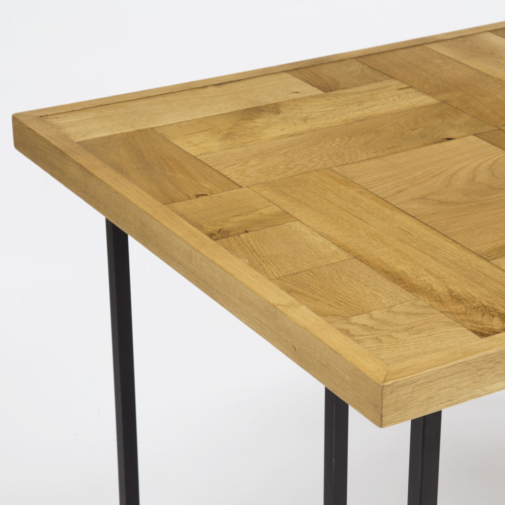 DOOKIE DINING TABLE D900