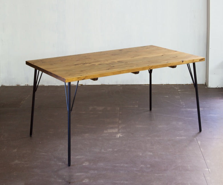 T-BONE TABLE