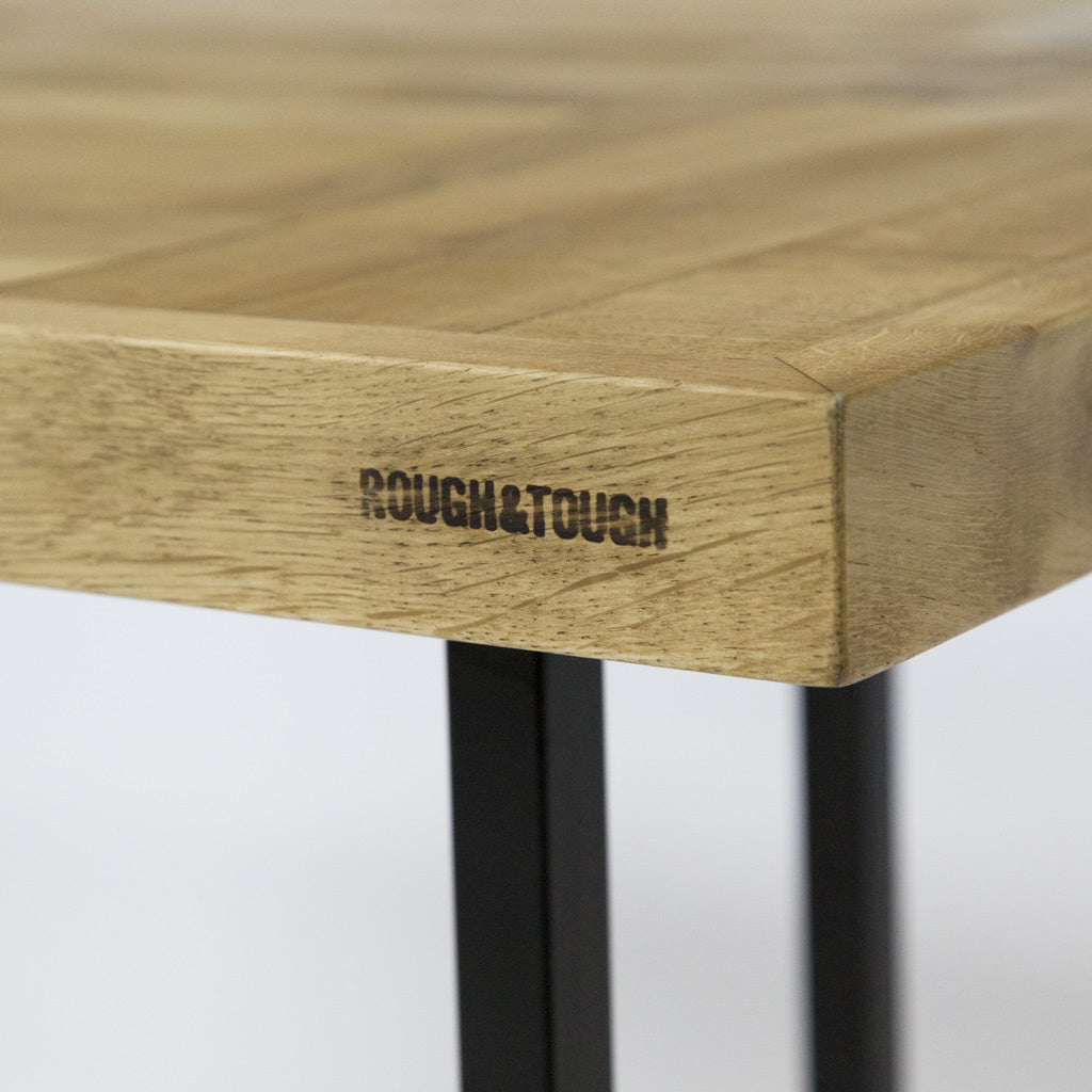 DOOKIE DINING TABLE D900