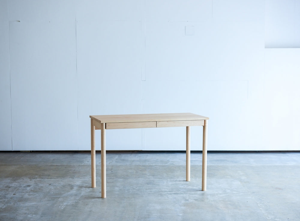 KI TO KAZE DESK (ROUND LEG )