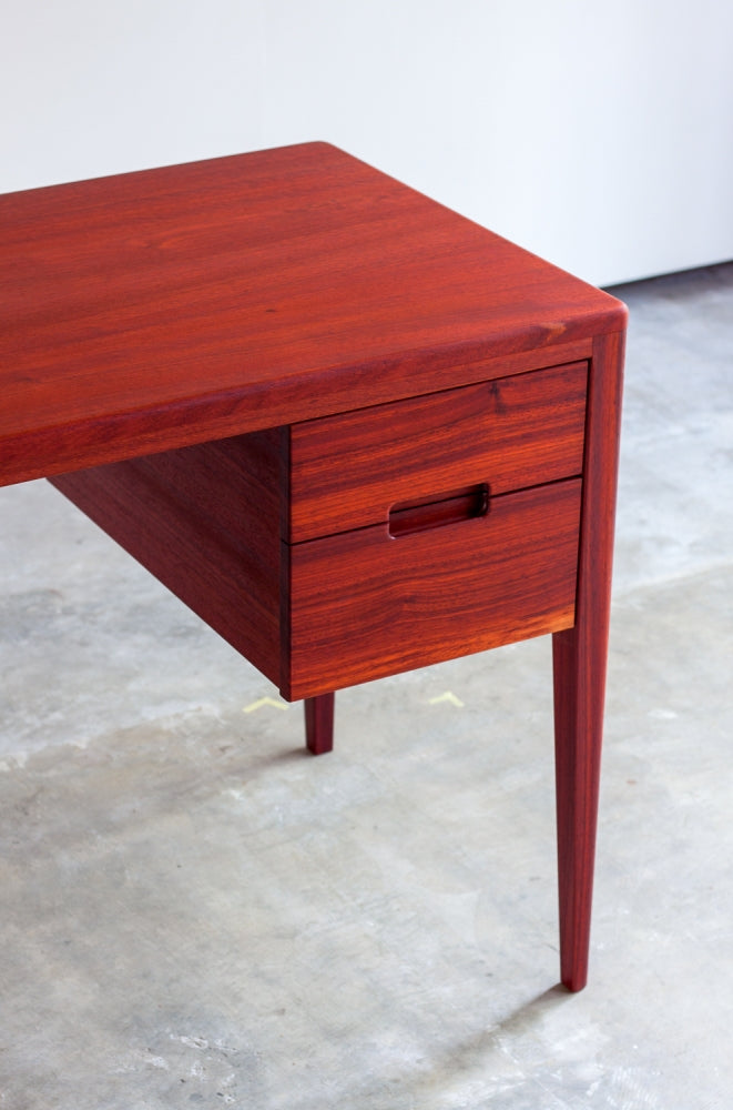 KIVA DESK (11 - 14) (WALNUT/PADOUK)