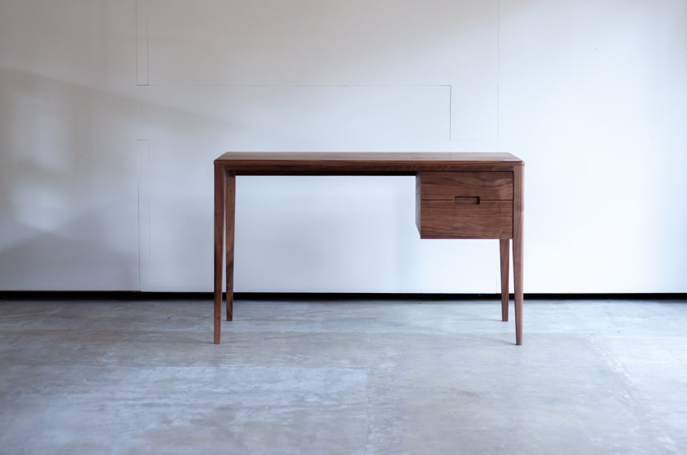 KIVA DESK (11 - 14) (WALNUT/PADOUK)