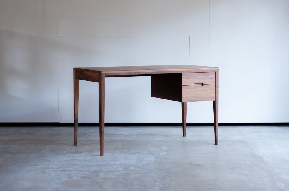 KIVA DESK (11 - 14) (WALNUT/PADOUK)