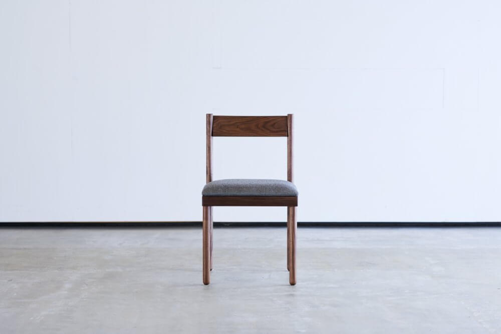 POLE CHAIR - WALNUT