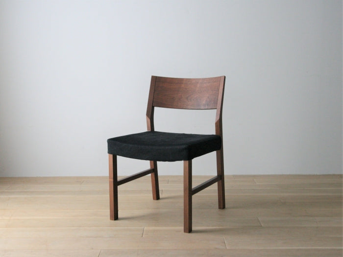 RIPOSO WOOD BACK SIDE CHAIR