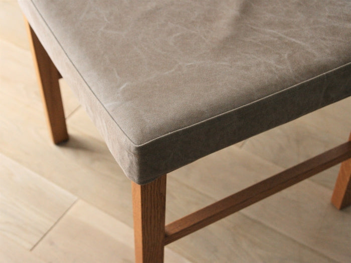 RIPOSO WOOD BACK SIDE CHAIR